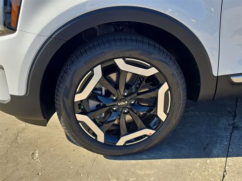 New 2025 Kia Telluride S image 37