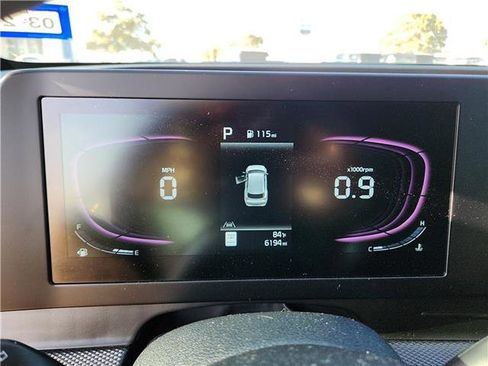 Used 2025 Kia Sportage LX image 15