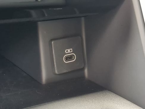 Used 2025 Land Rover Discovery S AWD/4WD image 34