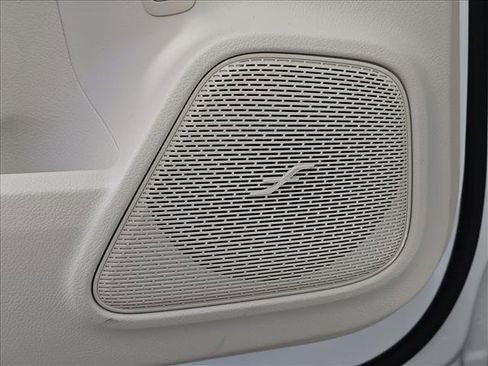 New 2026 Mercedes-Benz GLB 250 4MATIC image 17