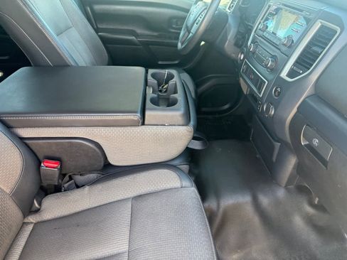 Certified 2017 Nissan Titan S image 11