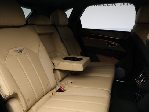 New 2025 Bentley Bentayga image 30