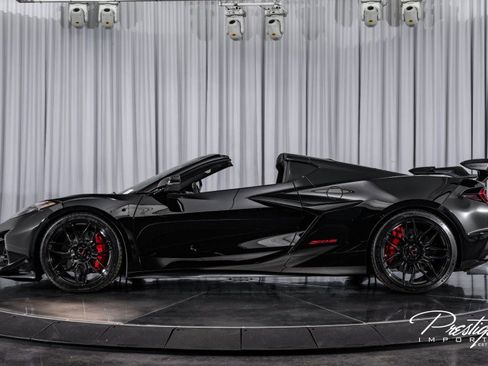 Used 2025 Chevrolet Corvette Z06 w/ Stealth Interior Trim Package image 11