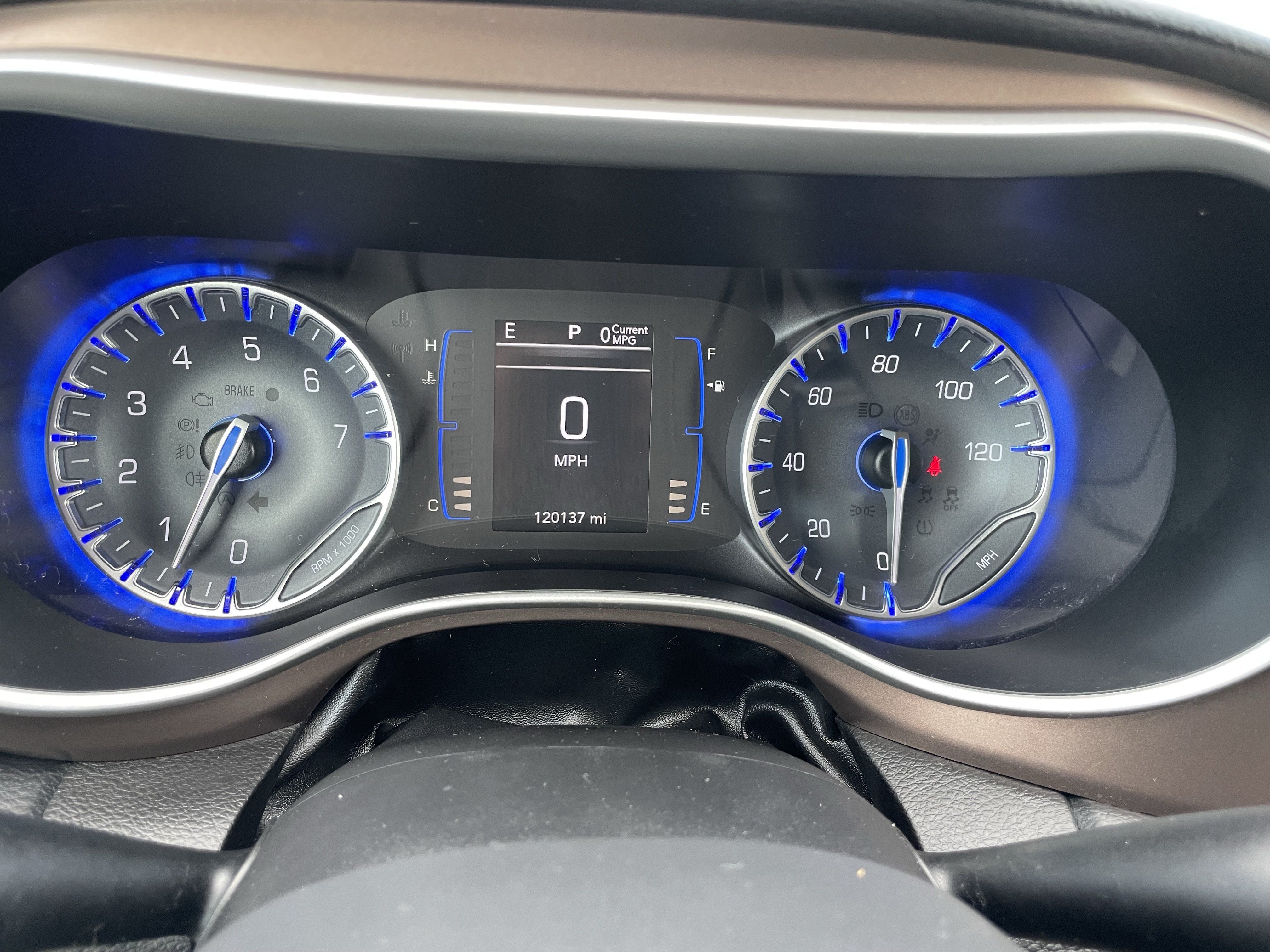 Used 2018 Chrysler Pacifica Touring Plus w/ Tire & Wheel Group FWD image 20