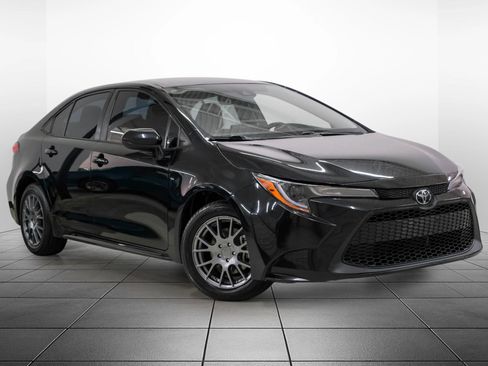 Used 2022 Toyota Corolla LE image 6