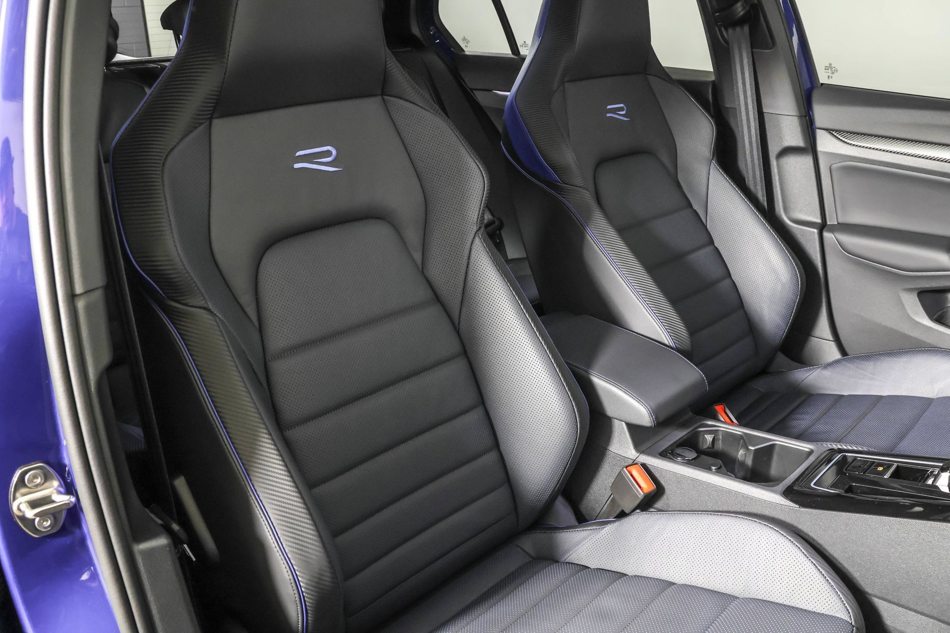 Used 2025 Volkswagen Golf R Black Edition AWD/4WD image 45