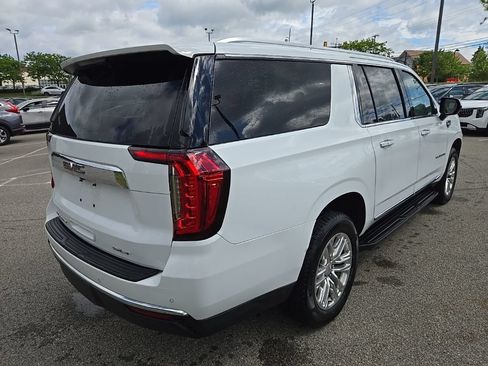 Used 2023 GMC Yukon XL SLT AWD/4WD image 3