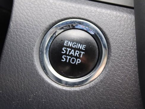 Used 2019 Toyota Camry SE image 29