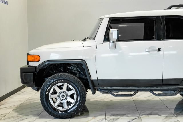Used 2012 Toyota FJ Cruiser 2WD w/ Convenience Pkg image 15