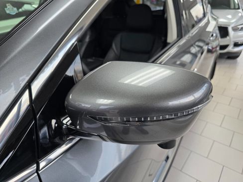 Used 2024 Nissan Murano SL image 17