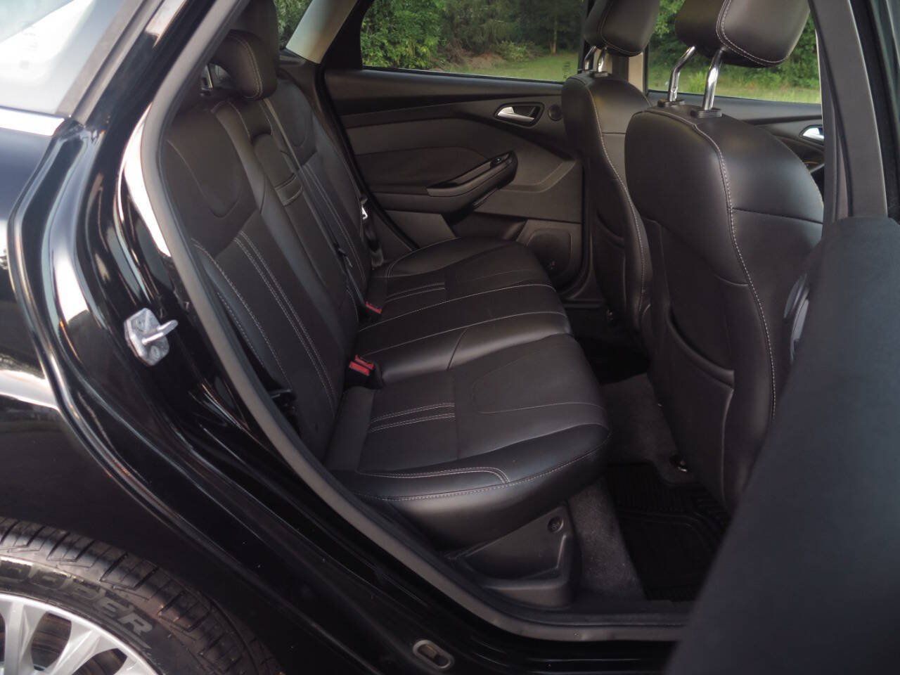 Used 2012 Ford Focus Titanium FWD image 17