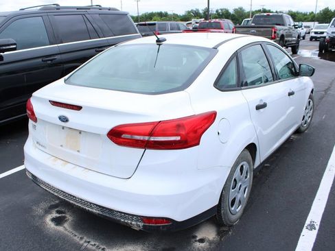 Used 2018 Ford Focus S FWD image 5