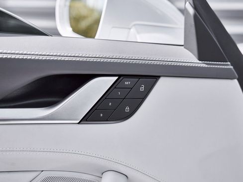 Used 2025 Porsche 911 Turbo S image 32