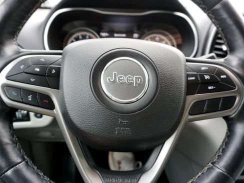 Used 2019 Jeep Cherokee Limited image 14