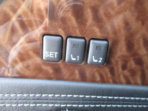 Used 2020 Nissan Armada SL w/ Premium Package image 33