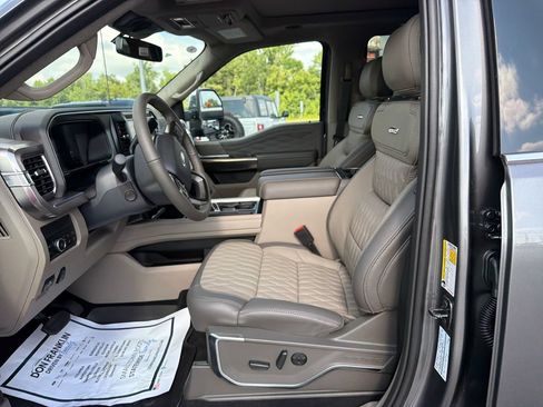 New 2026 Ford F250 Platinum w/ Platinum Plus Package AWD/4WD image 13