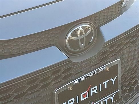 Used 2022 Toyota Corolla LE image 4