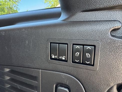 Used 2015 GMC Yukon XL Denali w/ Open Road Package image 40