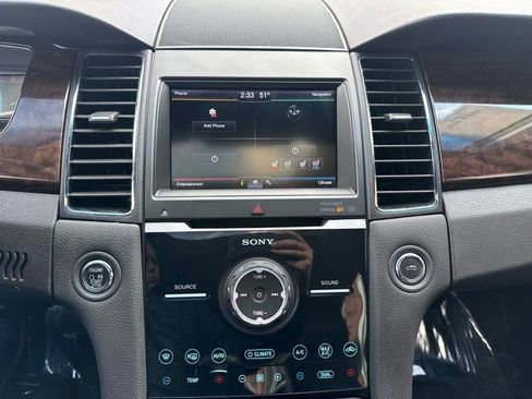Used 2013 Ford Taurus Limited image 25