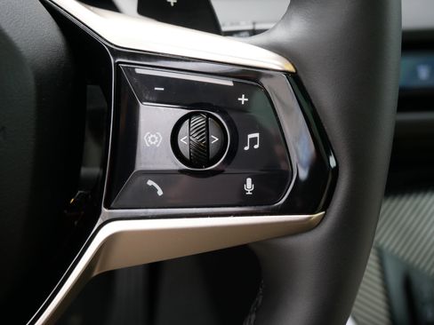 Used 2025 BMW X3 xDrive30i w/ Premium Package image 28