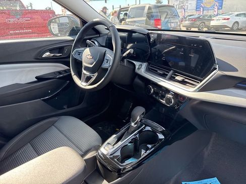 New 2026 Chevrolet Trax LT w/ Driver Confidence Package image 32