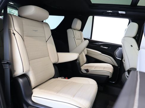 Used 2023 Cadillac Escalade Sport w/ LPO, ONYX Package AWD/4WD image 25