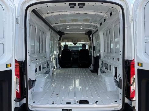 Used 2025 Ford Transit 250 148 Medium Roof RWD image 8