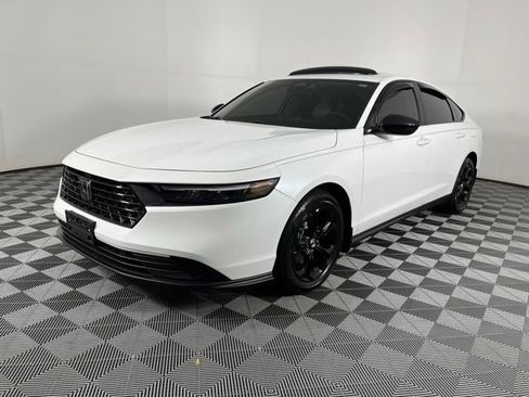 Used 2025 Honda Accord SE image 6