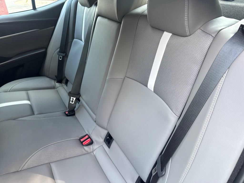 Used 2026 Toyota Camry SE FWD image 15
