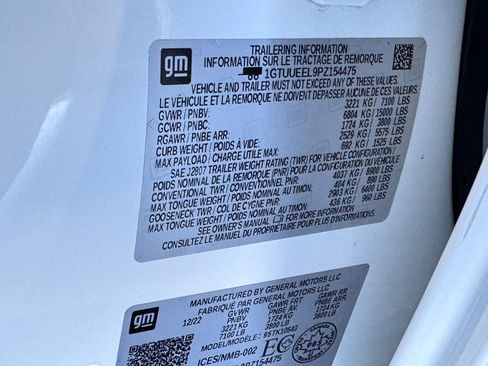 Used 2023 GMC Sierra 1500 AT4 w/ Technology Package image 9