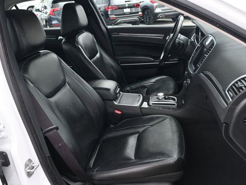 Used 2020 Chrysler 300 Touring L w/ Quick Order Package 2EF image 17