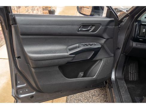 Used 2023 Nissan Pathfinder S AWD/4WD image 10