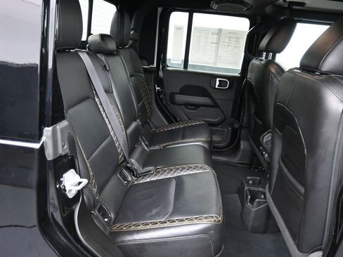 Used 2022 Jeep Gladiator Overland image 25