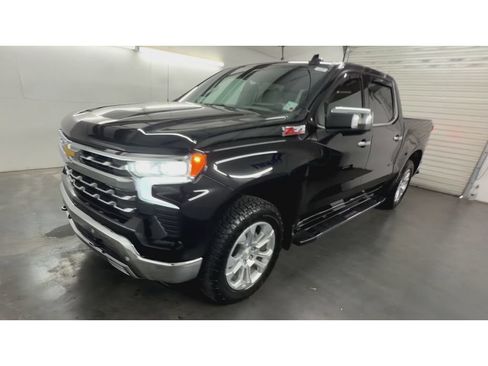 Used 2024 Chevrolet Silverado 1500 LTZ AWD/4WD image 4