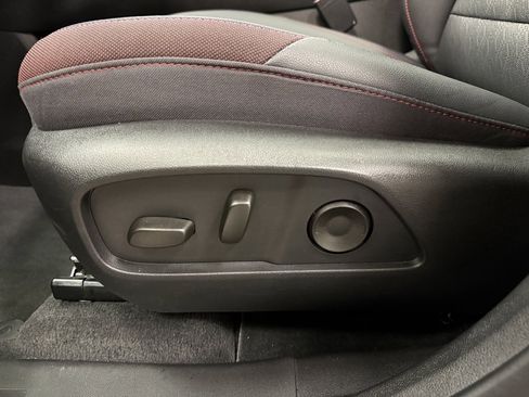 Used 2025 Chevrolet Equinox RS w/ Safety and Technology Package image 24