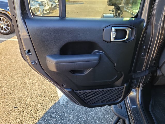 Used 2024 Jeep Gladiator Sport AWD/4WD image 12