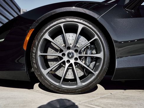 Used 2025 McLaren Artura image 3