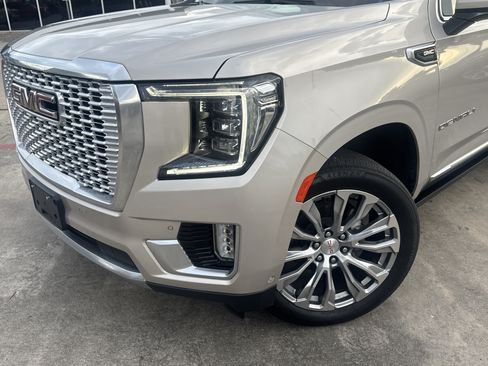 Used 2024 GMC Yukon Denali w/ Denali Reserve Package AWD/4WD image 2