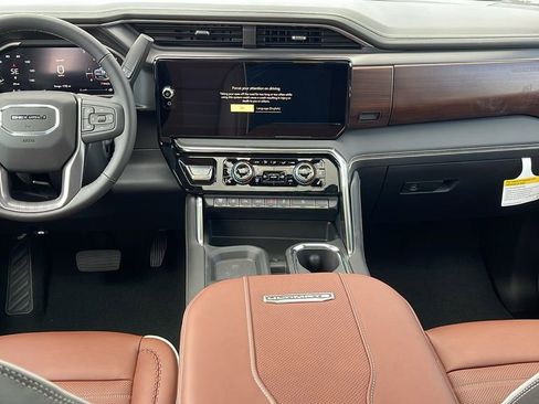 New 2026 GMC Sierra 3500 Denali Ultimate AWD/4WD image 17