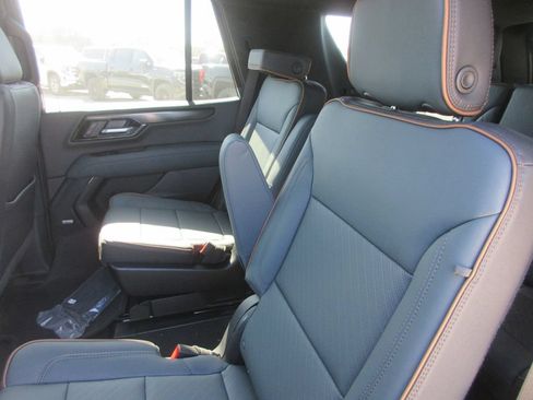 New 2026 GMC Yukon AT4 AWD/4WD image 13