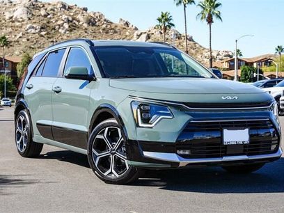 New 2025 Kia Niro SX Touring