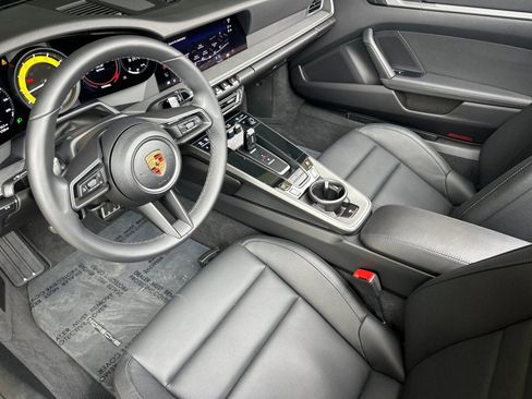 Used 2023 Porsche 911 Carrera image 4