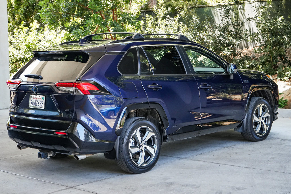Used 2023 Toyota RAV4 SE w/ Weather & Moonroof Package AWD/4WD image 6