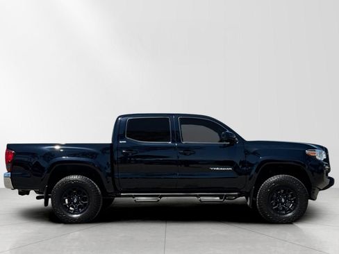 Used 2019 Toyota Tacoma SR5 RWD image 2