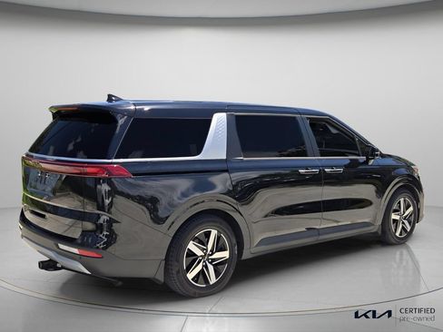 Certified 2022 Kia Carnival LX FWD image 7