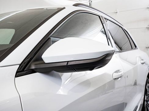 Used 2021 Audi e-tron Premium w/ Convenience Plus Package image 17