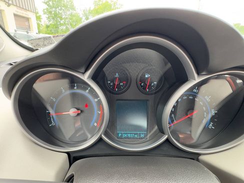 Used 2014 Chevrolet Cruze LT FWD image 13