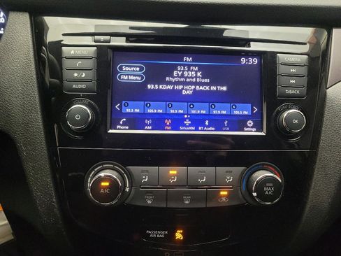 Used 2021 Nissan Rogue Sport S AWD/4WD image 25