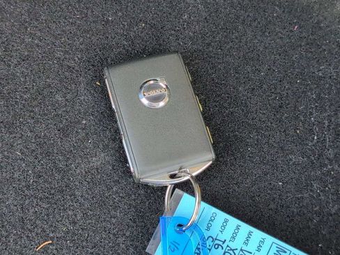 Used 2021 Volvo XC60 T6 Momentum w/ Premium Package AWD/4WD image 33