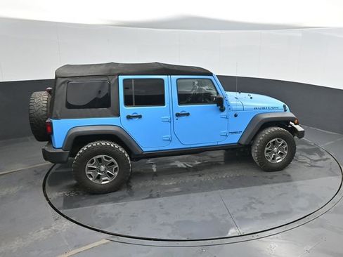 Used 2017 Jeep Wrangler Unlimited Rubicon w/ Connectivity Group image 37
